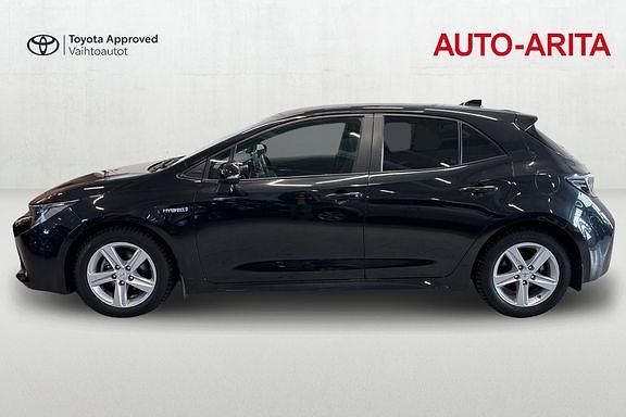 Käytetty Toyota Corolla Active 121 HP (88 kW) 2021 Musta Viistoperä