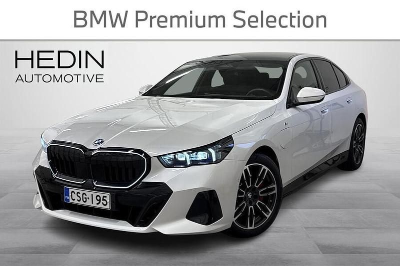 Käytetty 2025 BMW 530e M Sport Sedan | 65 900 € (Kallis) - Kuva 1/3