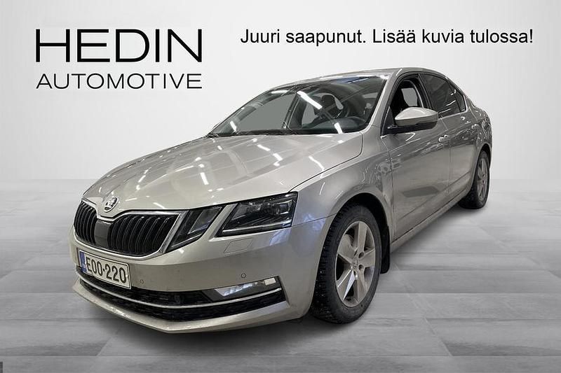 Ruskea Käytetty 2017 Skoda Octavia Style Viistoperä | 13 900 € (Perustarjous) - Kuva 1/3