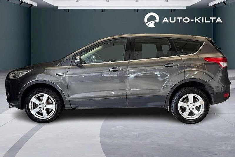 Käytetty Ford Kuga Titanium 150 HP (110 kW) 2015 Met. harmaa Katumaasturi