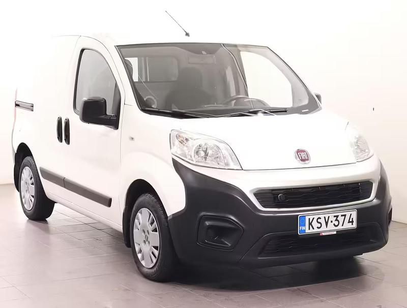 Käytetty Fiat Fiorino 80 HP (58 kW) 2017 Tila-auto