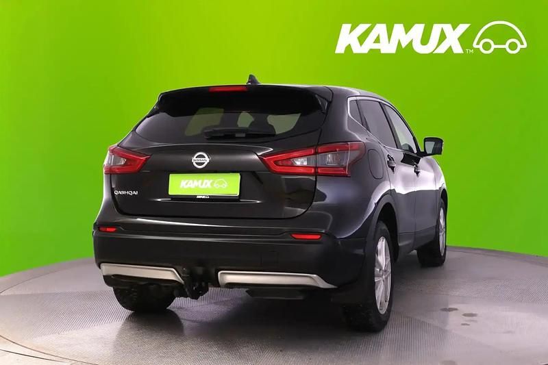Käytetty Nissan Qashqai N-Connecta 116 HP (85 kW) 2019 Musta Katumaasturi