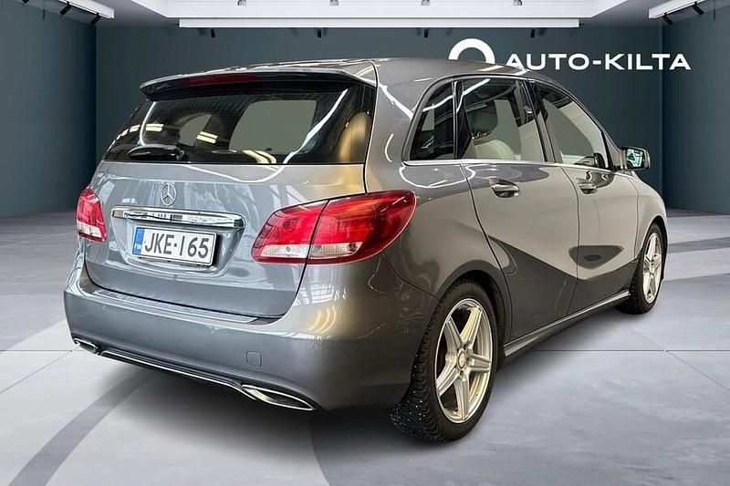 Käytetty Mercedes B180 122 HP (89 kW) 2015 Harmaa Tila-auto
