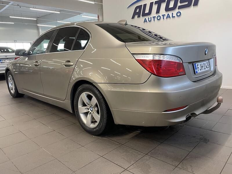 Käytetty BMW 520 177 HP (130 kW) 2009 Peessi Sedan