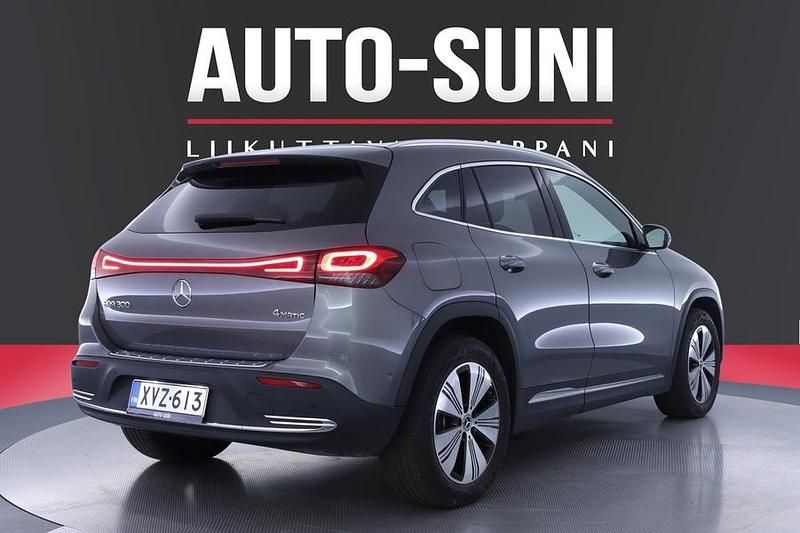 Käytetty Mercedes EQA300 167 kW (228 HP) 2023 Harmaa Katumaasturi