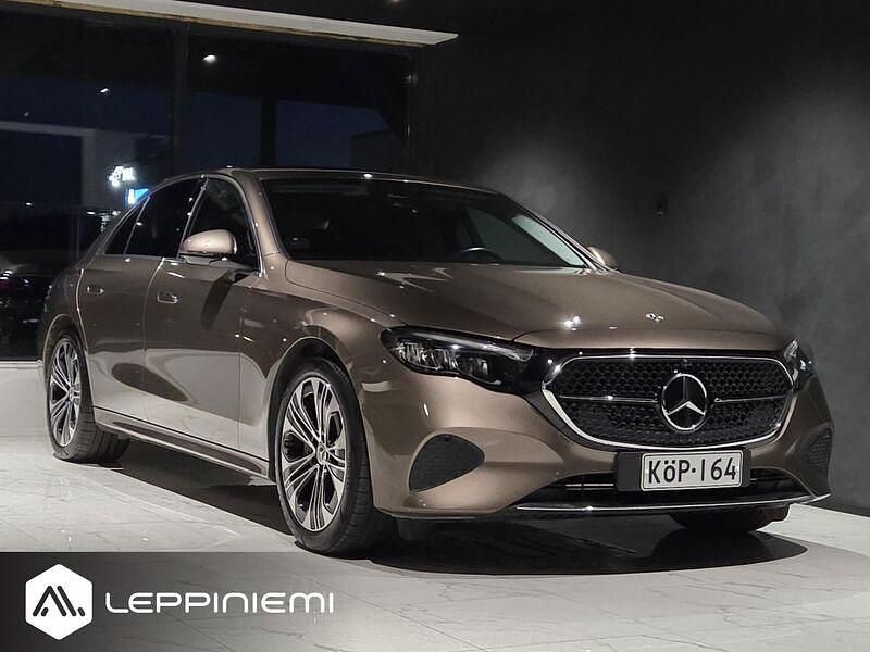 Käytetty 2024 Mercedes E300 Sedan | 66 880 € (Kallis) - Kuva 1/4