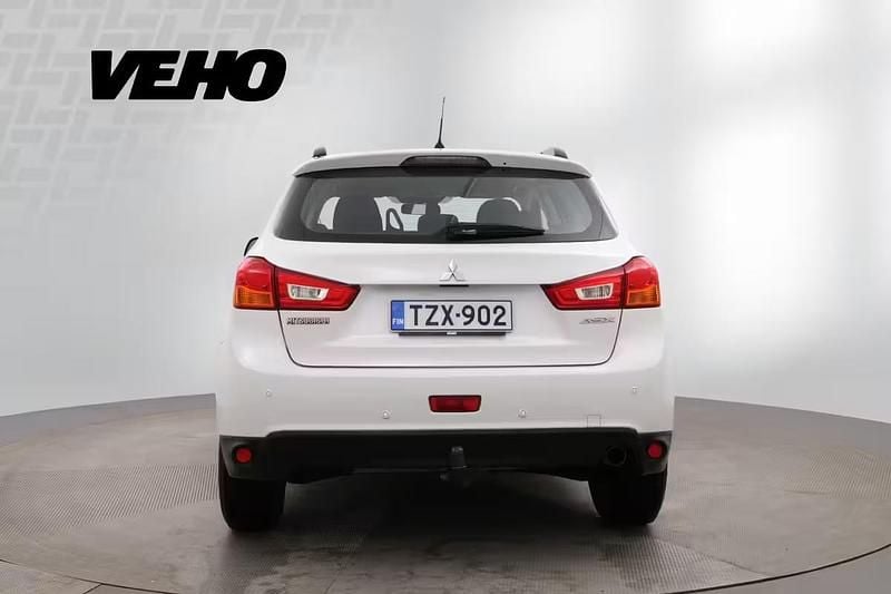 Käytetty Mitsubishi ASX Invite 114 HP (83 kW) 2016 Valkoinen Katumaasturi