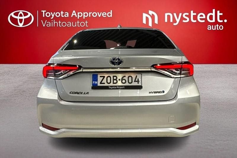 Käytetty Toyota Corolla Active 122 HP (89 kW) 2022 Hopea Sedan