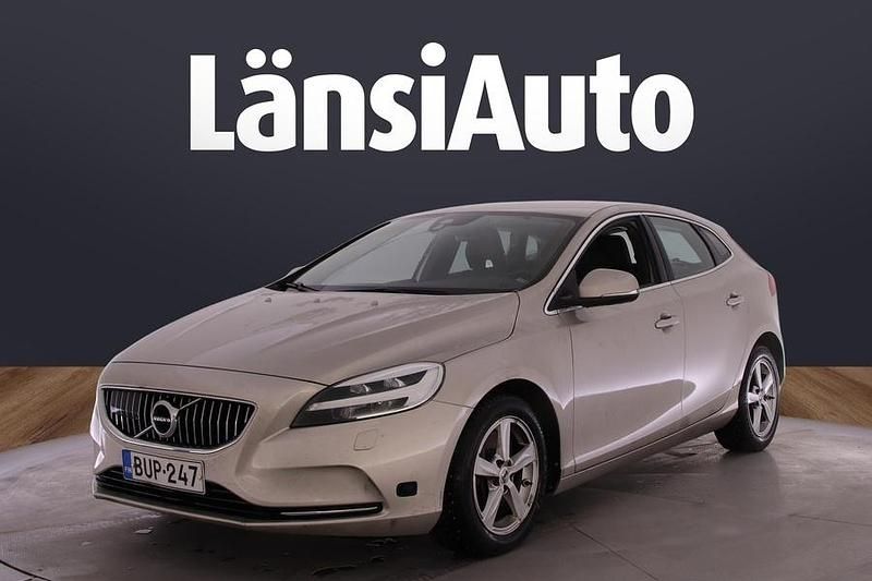 Käytetty 2017 Volvo V40 Business Edition Viistoperä | 18 990 € (Perustarjous) - Kuva 1/2