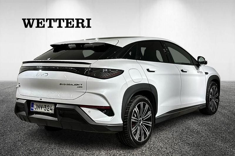Käytetty BYD Sealion 7 389 kW (530 HP) 2024 Valkoinen Katumaasturi