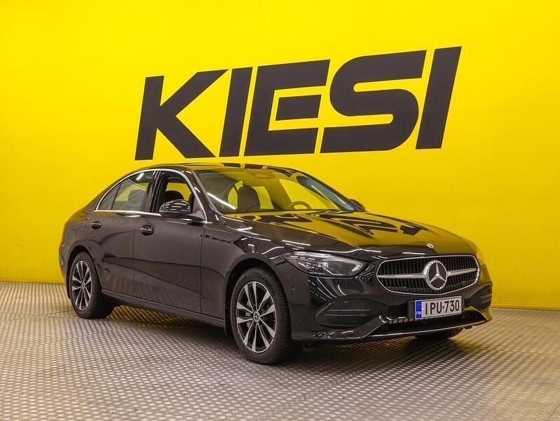 Käytetty 2022 Mercedes C300e Avantgarde Sedan | 33 990 € (Perustarjous) - Kuva 1/3