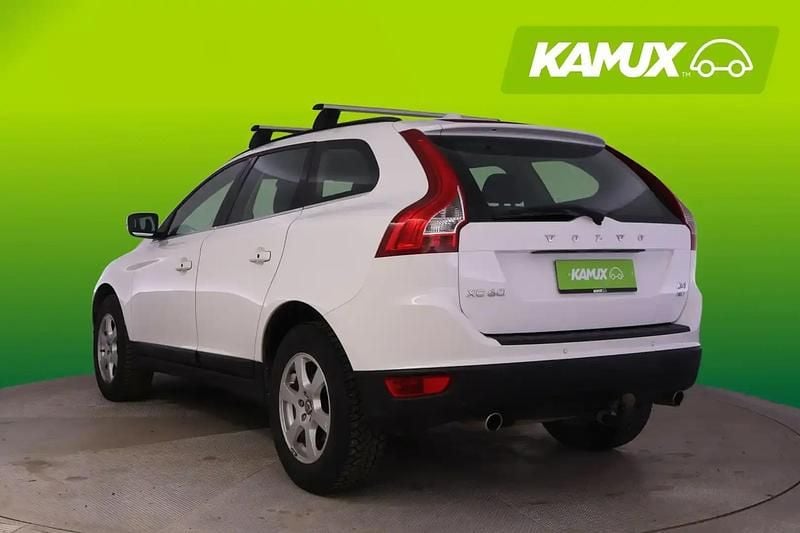 Käytetty Volvo XC60 Momentum 163 HP (119 kW) 2013 Valkoinen Katumaasturi