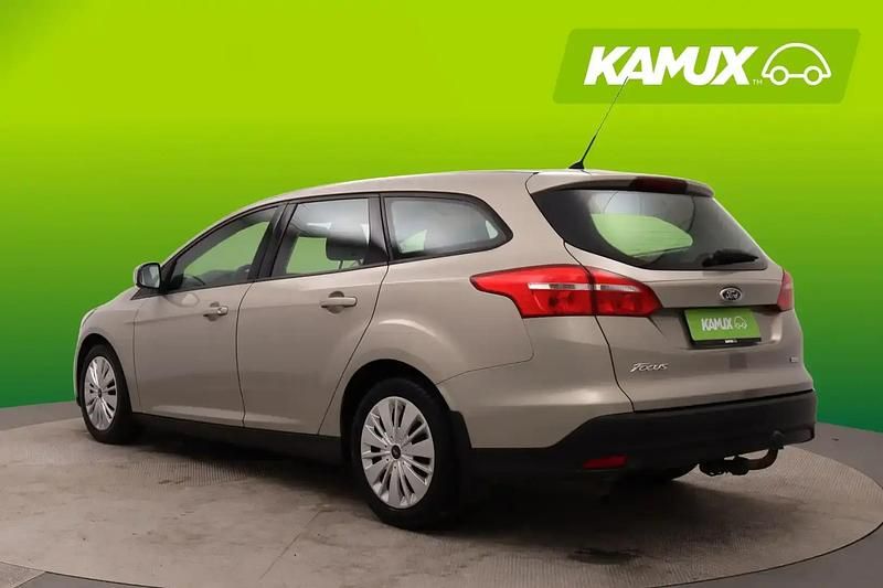 Käytetty Ford Focus Trend 125 HP (91 kW) 2015 Hopea Farmari
