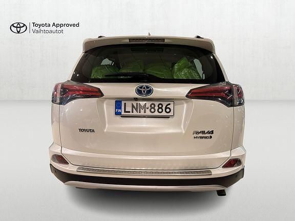Käytetty Toyota RAV4 Active 153 HP (112 kW) 2016 Valkoinen Katumaasturi