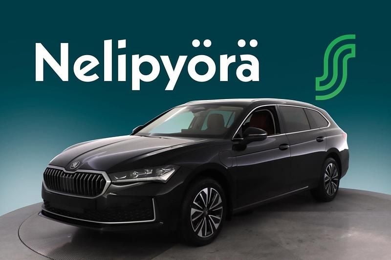 Musta Käytetty 2025 Skoda Superb Style Farmari | 48 800 € - Kuva 1/3