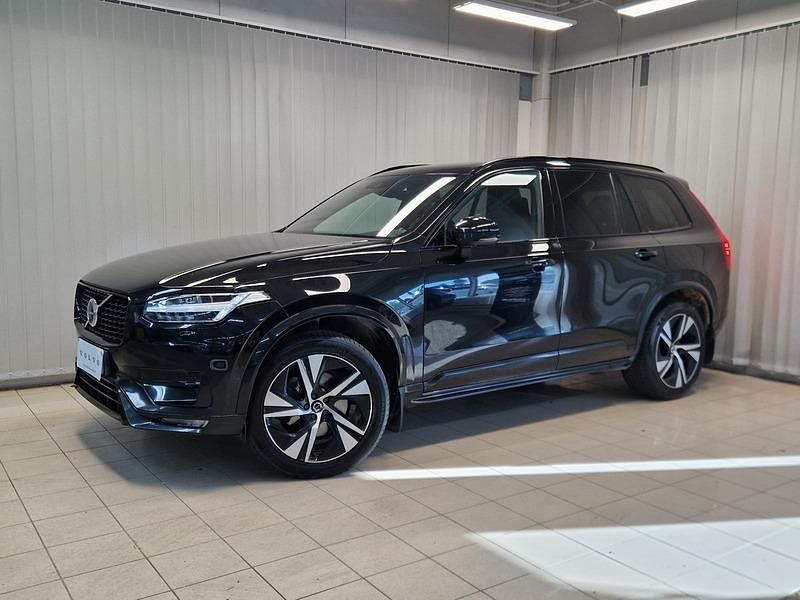 Musta Käytetty 2022 Volvo XC90 R-Design Katumaasturi | 48 900 € (Perustarjous) - Kuva 1/4
