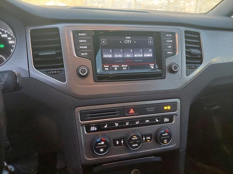 Käytetty VW Golf Sportsvan Comfortline 110 HP (80 kW) 2014 Harmaa Tila-auto