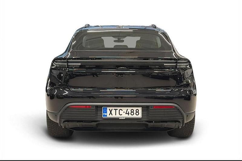 Käytetty Porsche Macan 300 kW (408 HP) 2024 Musta Katumaasturi