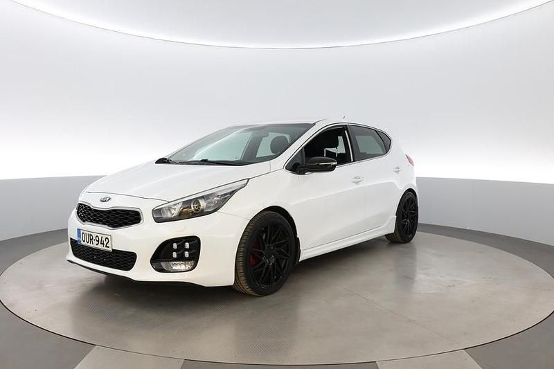 Käytetty 2017 Kia Ceed GT-Line Viistoperä | 10 990 € (Hieman kallis) - Kuva 1/4