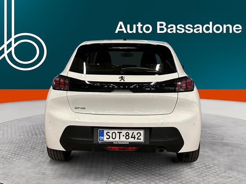 Käytetty Peugeot 208 Active 101 HP (74 kW) 2022 Viistoperä