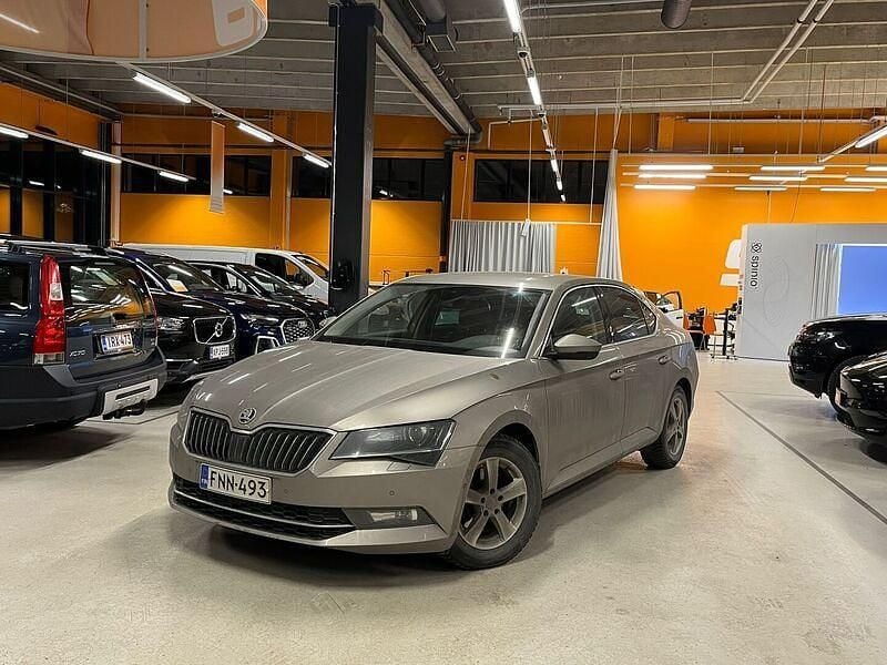 Käytetty 2019 Skoda Superb Business Line Sedan | 18 990 € (Hyvä tarjous) - Kuva 1/4