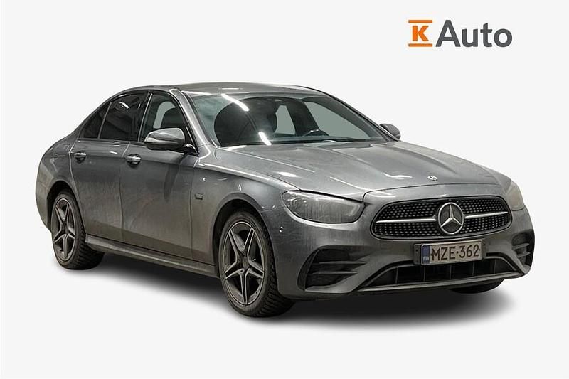Harmaa Käytetty 2020 Mercedes E300 Business Sedan | 27 900 € (Perustarjous) - Kuva 1/3