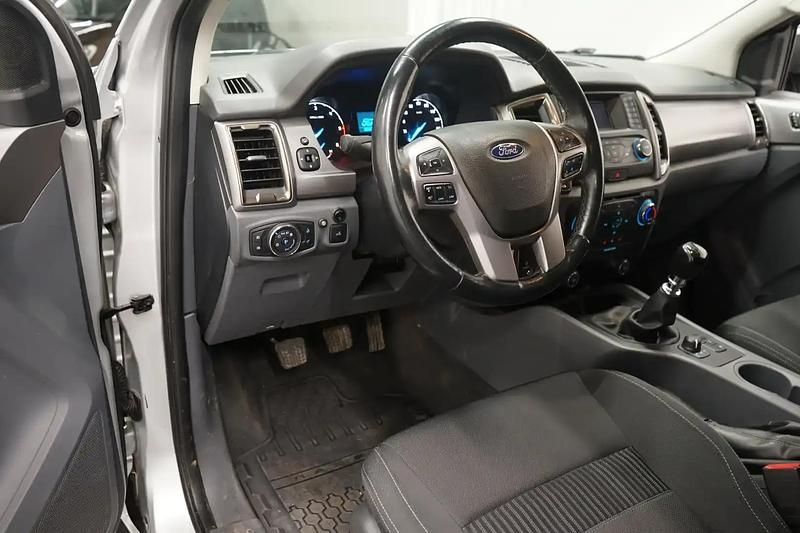 Hopea / harmaa Käytetty 2019 Ford Ranger Nouto | 25 900 € (Hyvä tarjous) - Kuva 1/4