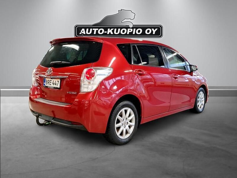 Käytetty Toyota Verso Multidrive S 147 HP (108 kW) 2013 Punainen Tila-auto