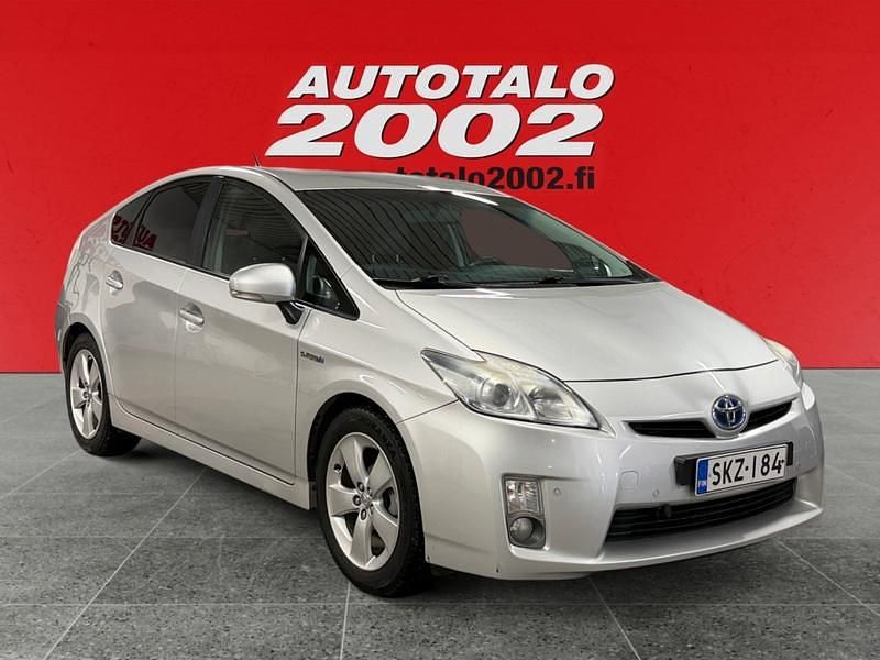 Käytetty Toyota Prius 99 HP (72 kW) 2009 Harmaa Viistoperä