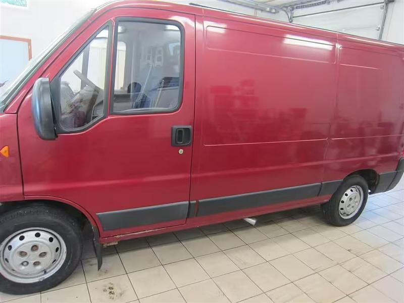 Käytetty Fiat Ducato 114 HP (83 kW) 2006 Punainen Van