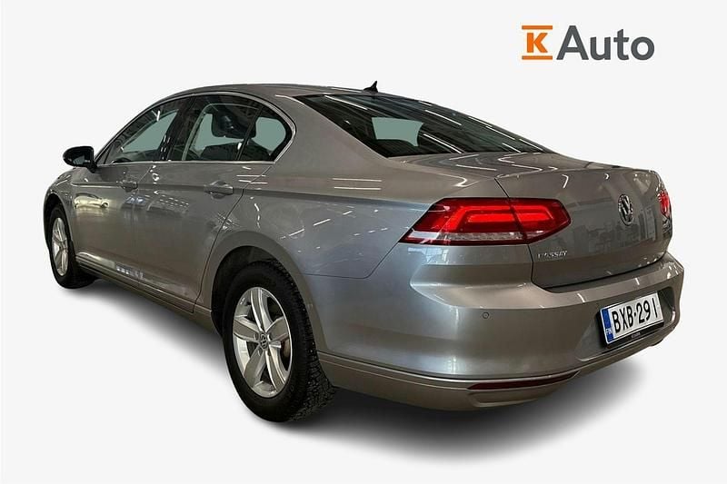 Käytetty VW Passat Comfortline 150 HP (110 kW) 2019 Sininen Sedan