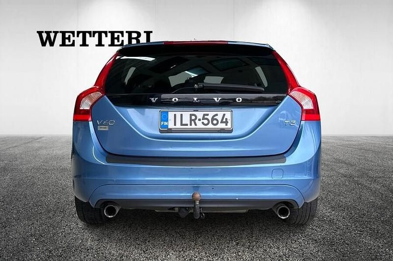 Käytetty Volvo V60 Momentum 150 HP (110 kW) 2014 Sininen Farmari