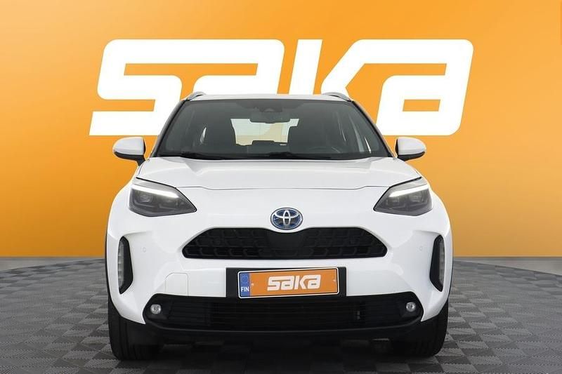 Käytetty Toyota Yaris Cross Business Edition 116 HP (85 kW) 2022 Katumaasturi
