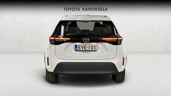 Käytetty Toyota Yaris Cross Active 116 HP (85 kW) 2024 Valkoinen Katumaasturi