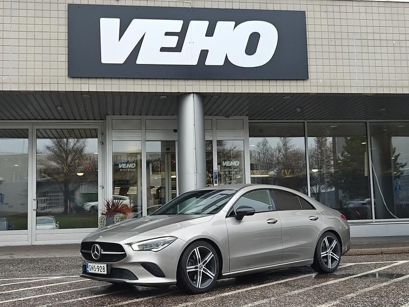 Harmaa Käytetty 2019 Mercedes CLA200 Business Coupe - kaksiovinen | 23 880 € (Perustarjous) - Kuva 1/4