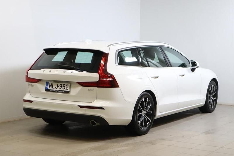 Käytetty Volvo V60 Momentum 150 HP (110 kW) 2019 Valkoinen Farmari