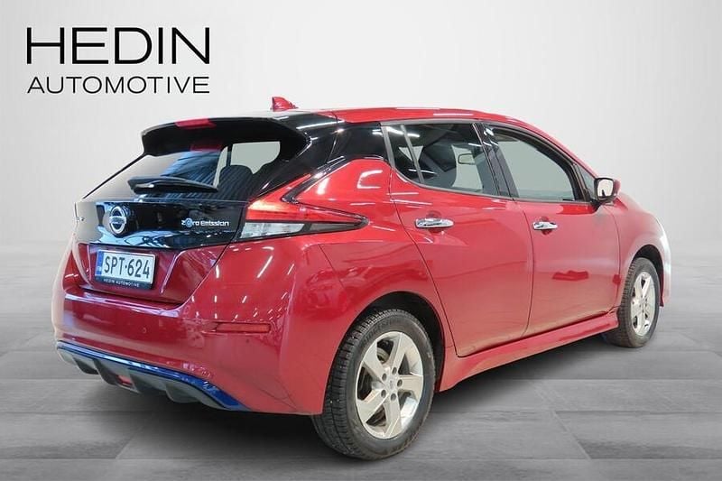 Käytetty Nissan Leaf N-Connecta 160 kW (218 HP) 2021 Punainen Viistoperä