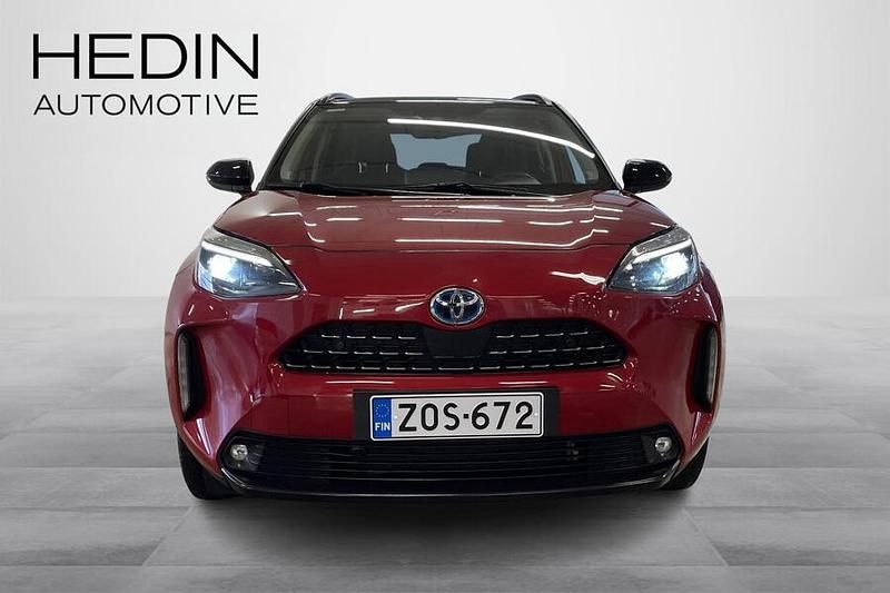 Käytetty Toyota Yaris Cross Style 116 HP (85 kW) 2023 Punainen Katumaasturi