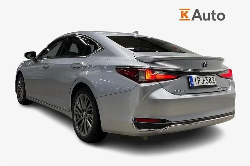 Käytetty Lexus ES300H Business Edition 178 HP (130 kW) 2021 Sedan