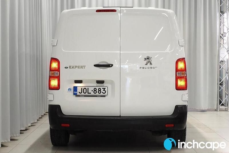 Käytetty Peugeot e-Expert 100 kW (136 HP) 2021 Van