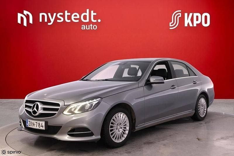 Käytetty Mercedes E200 Business 136 HP (100 kW) 2015 Sedan