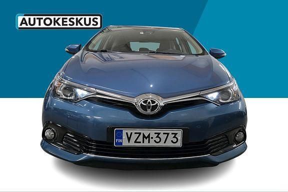 Käytetty Toyota Auris Multidrive S 114 HP (83 kW) 2017 Sininen Viistoperä