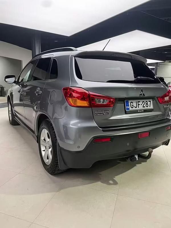 Käytetty Mitsubishi ASX Invite 204 HP (150 kW) 2011 Sininen Katumaasturi