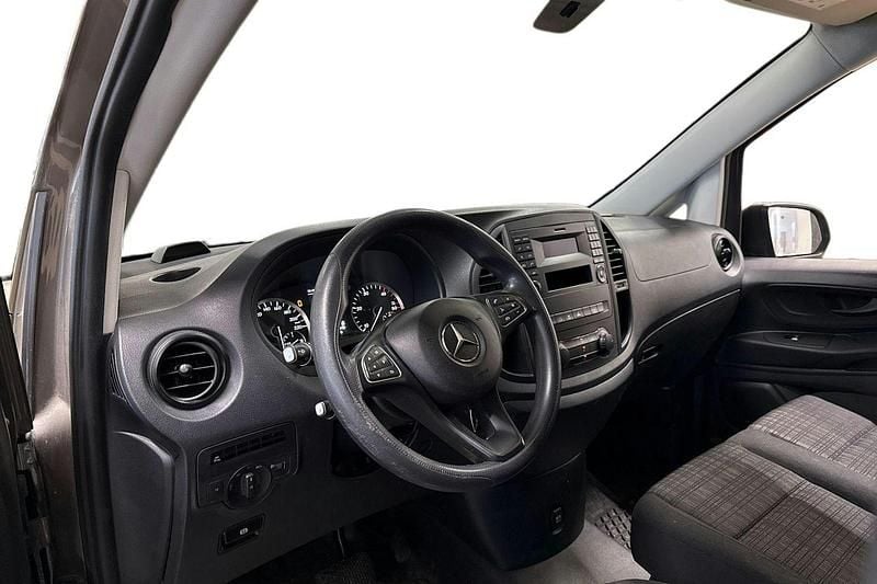 Käytetty Mercedes Vito 134 HP (98 kW) 2017 Ruskea (beige) Van