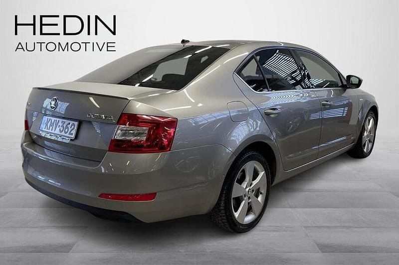 Käytetty Skoda Octavia LAURIN & KLEMENT 180 HP (132 kW) 2015 Peessi Viistoperä