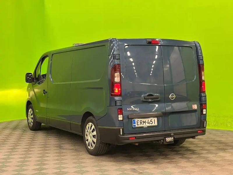 Käytetty Nissan NV300 125 HP (91 kW) 2019 Sininien Van