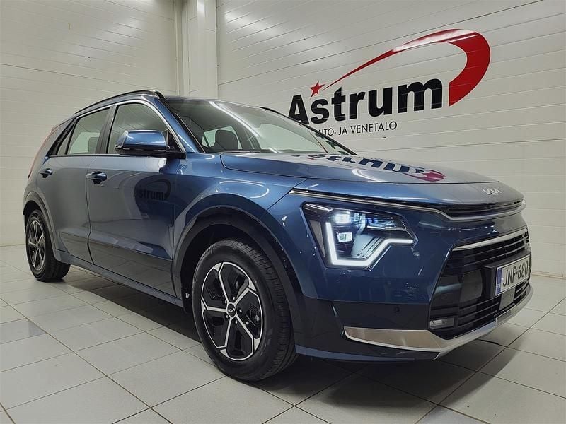 Sininen Käytetty 2024 Kia Niro EX Katumaasturi | 39 990 € - Kuva 1/4