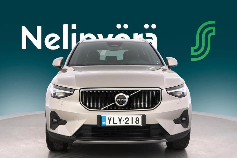 Käytetty Volvo XC40 Plus 163 HP (119 kW) 2023 Ruskea Katumaasturi
