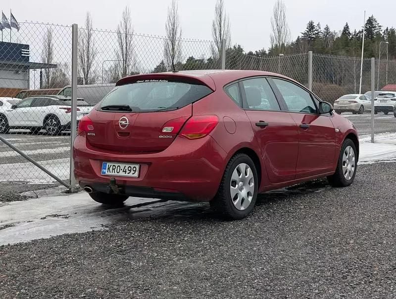 Käytetty Opel Astra Enjoy 120 HP (88 kW) 2012
