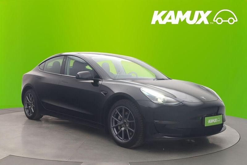 Käytetty 2022 Tesla Model 3 Sedan | 31 790 € (Perustarjous) - Kuva 1/3